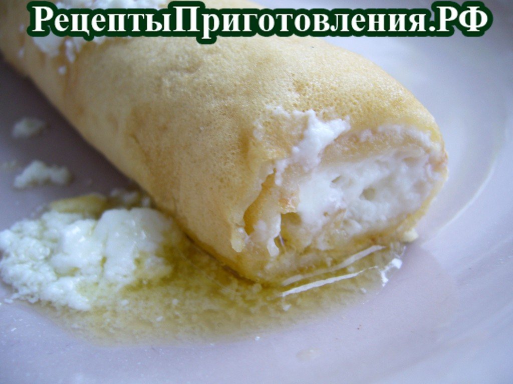 Блины тонкие с творогом и маслом - рецепт с фото