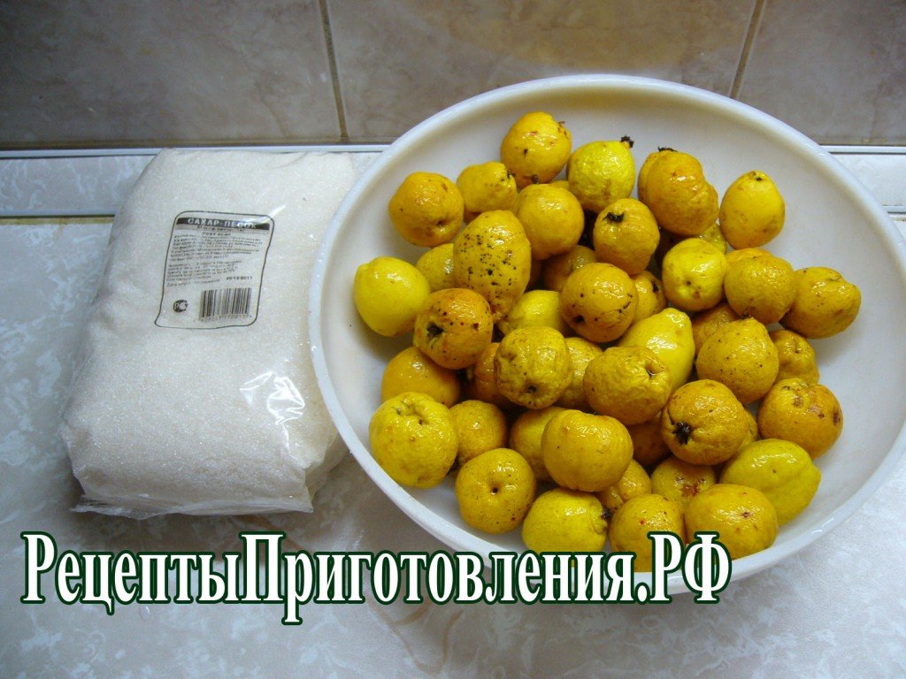Продукты для приготовления японской айвы, или северного лимона с сахаром