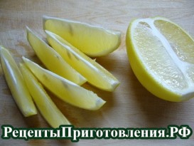 Готовим варенье из айвы с лимоном. Лимон нарезаем на дольки. P11103751