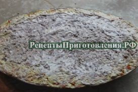 Очередной слой из печени промазать майонезом