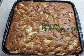 Быстрый пирог с яблоками после запекания в духовке