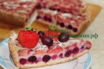 Пирог с клубникой и крыжовником - рецепт с фото