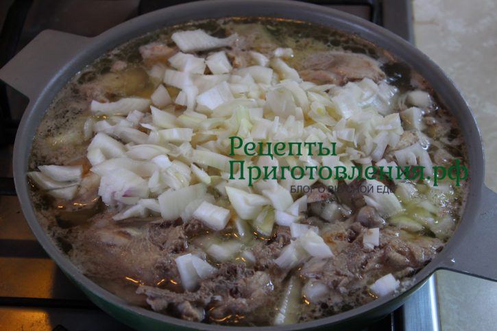 Добавить шинкованный лук Добавить шинкованный лук